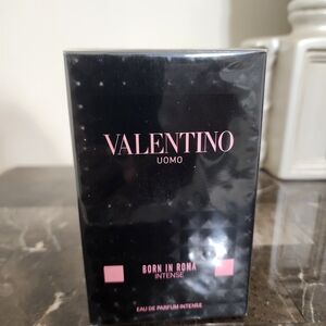 Valentino Uomo Intense Black and Pink Packaging